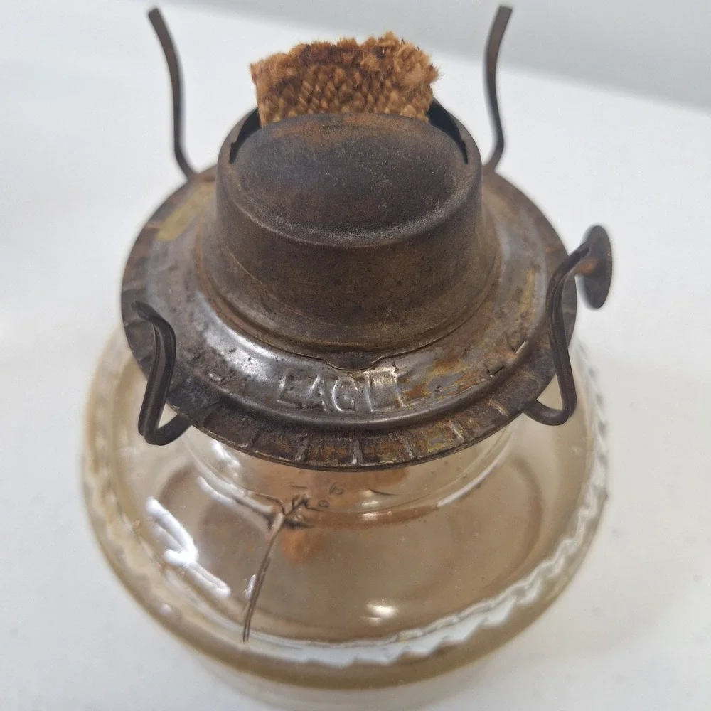 Vintage Eagle Oil‎ Lamp Clear Glass Amber Tone Base Kerosene Hurricane